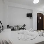 Nefelis Vendégház 3*